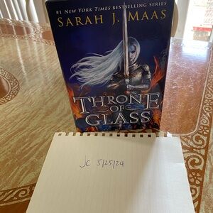 Throne of Glass original box set *never used*